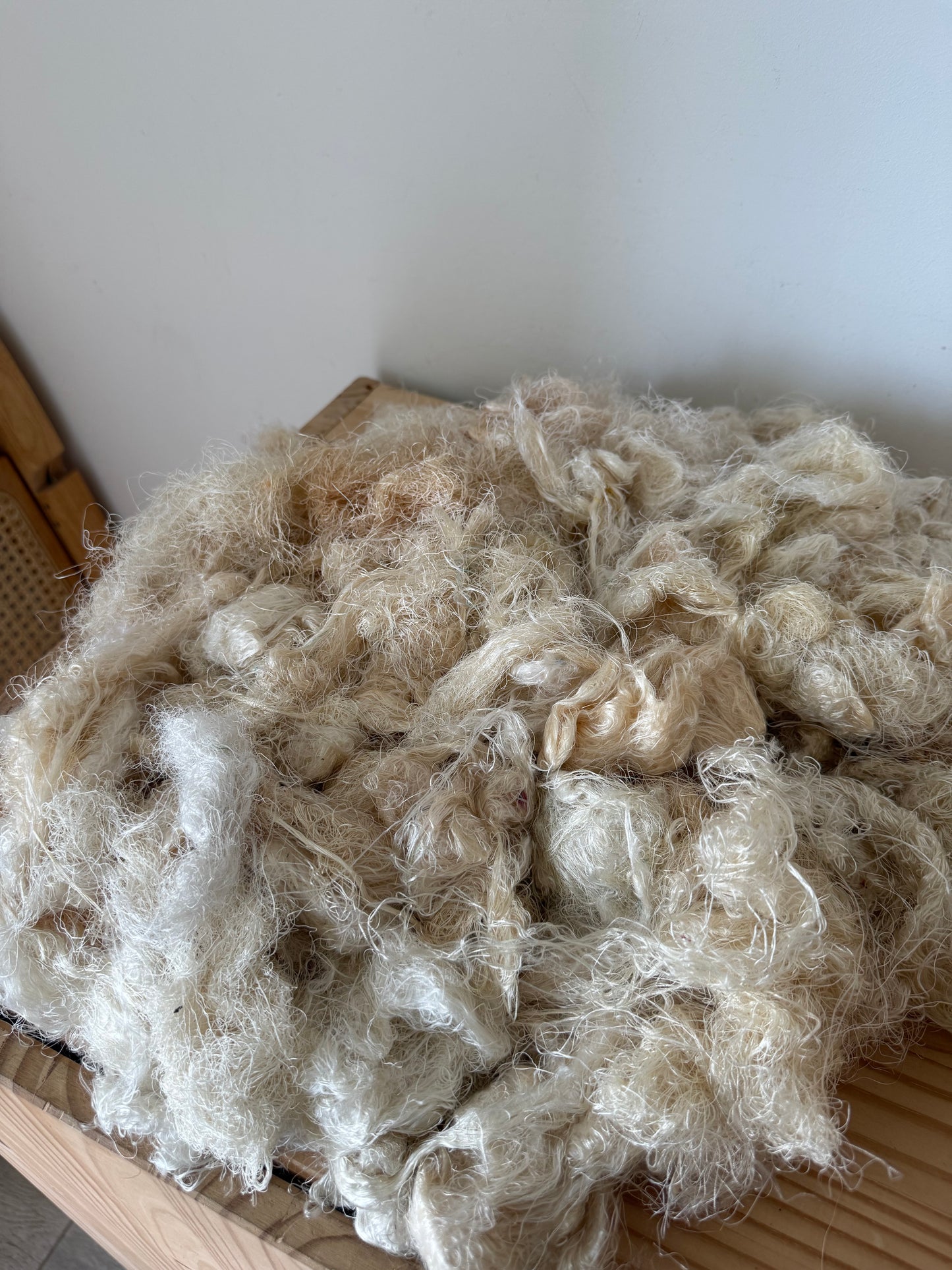 undyed silk fiber waste