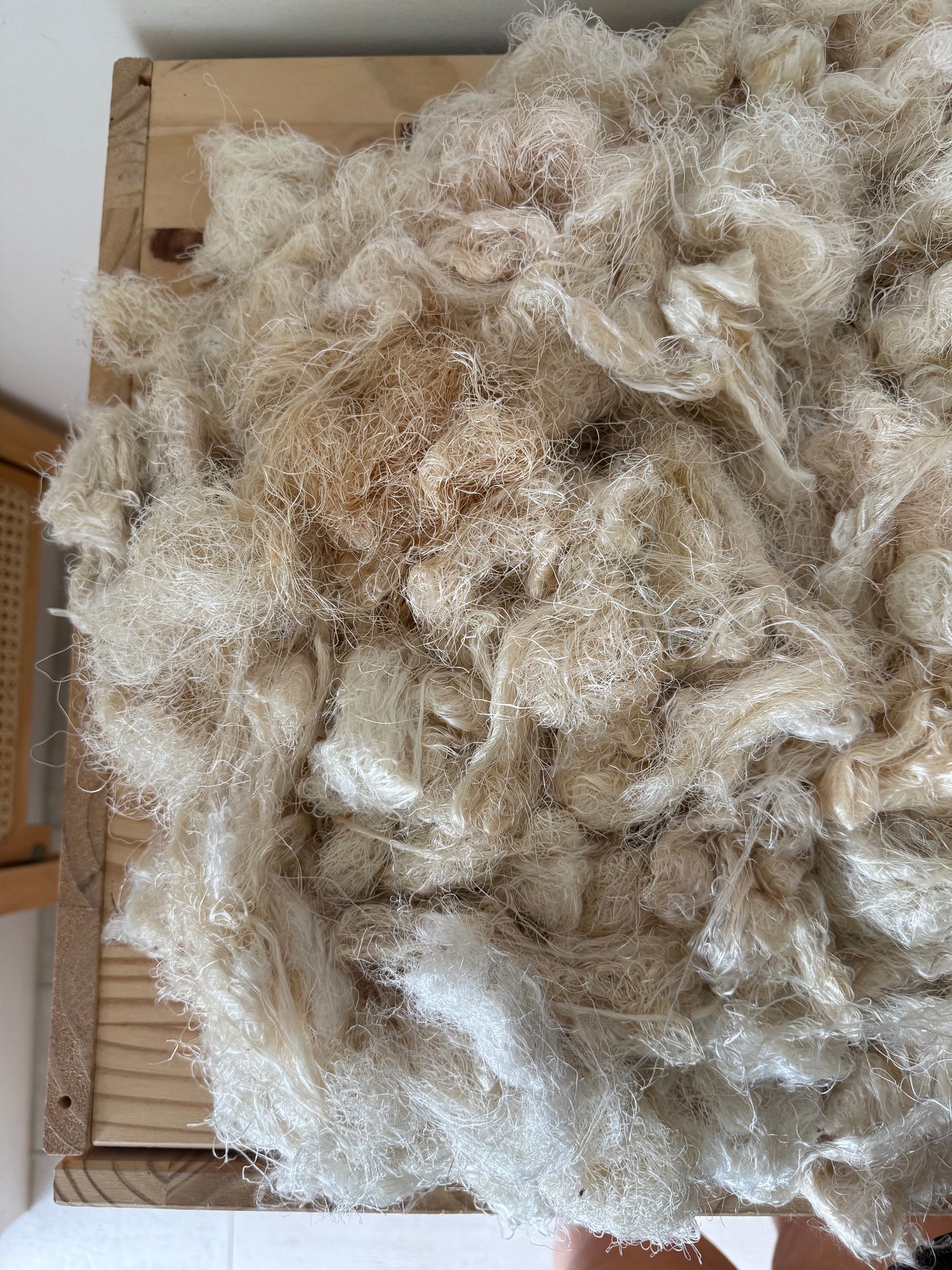 undyed silk fiber waste