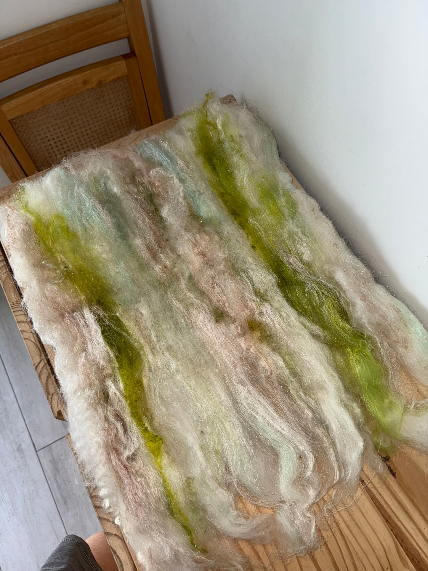 art batt - white & pastels