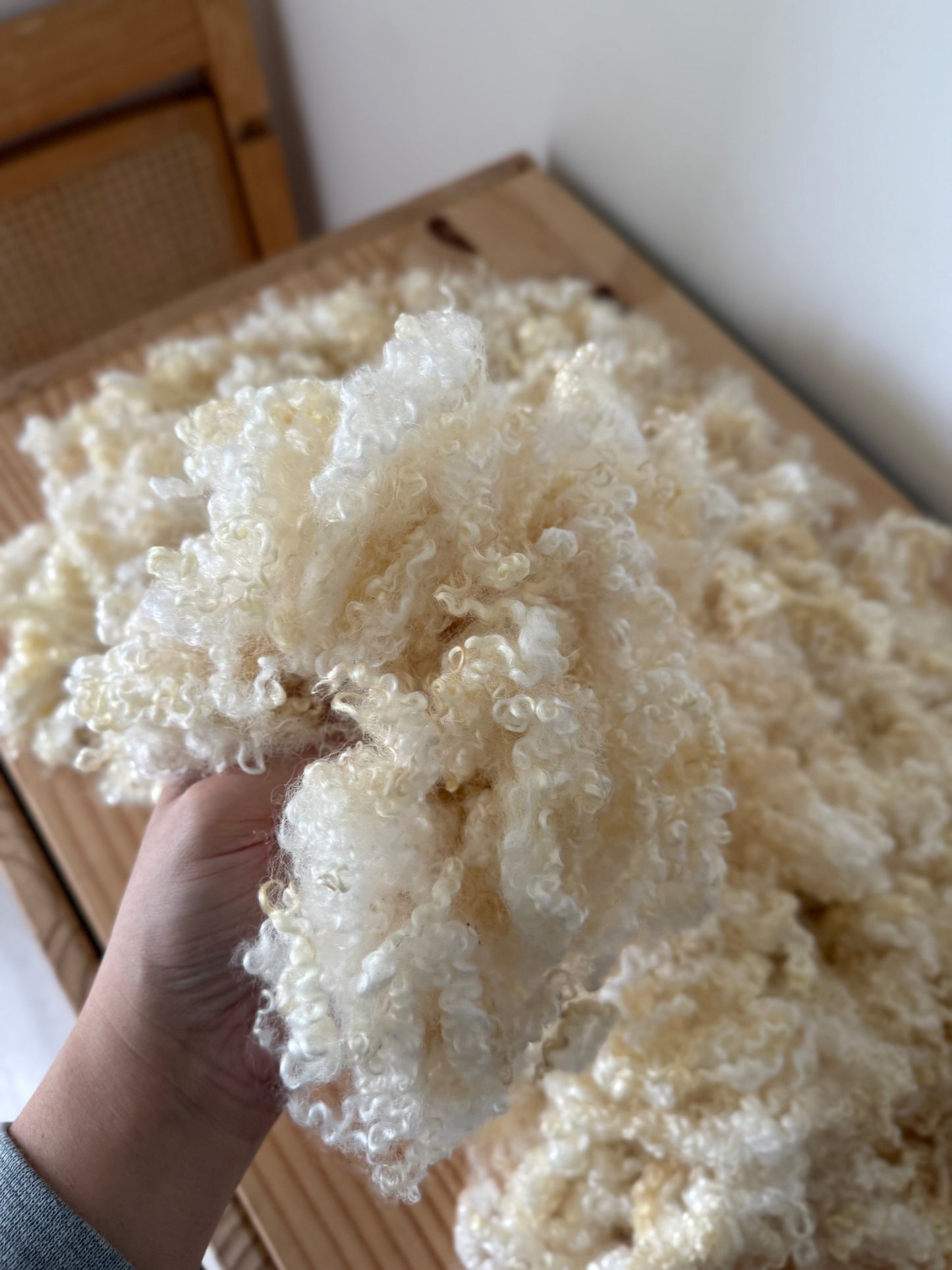washed & scoured bfl cross locks
